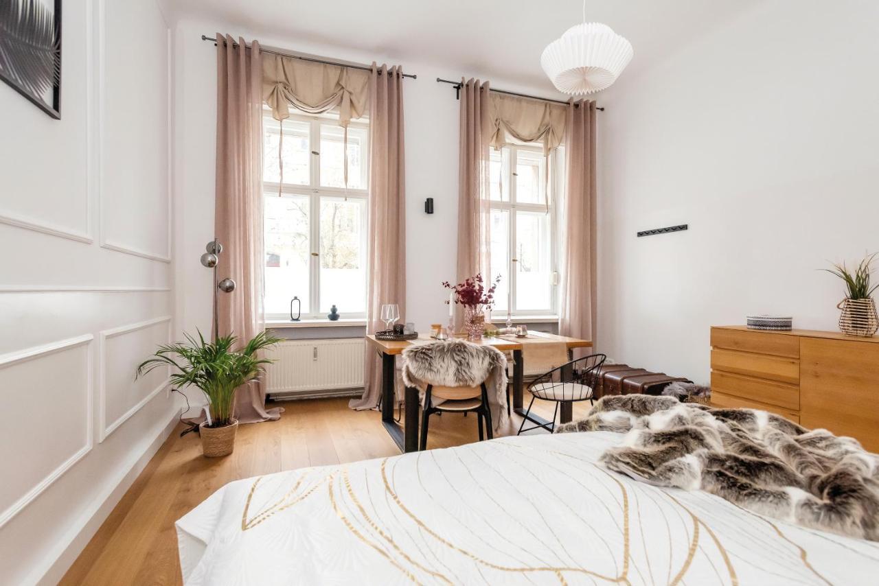 90sqm 2br Biz Loft - 5min Station Apartment