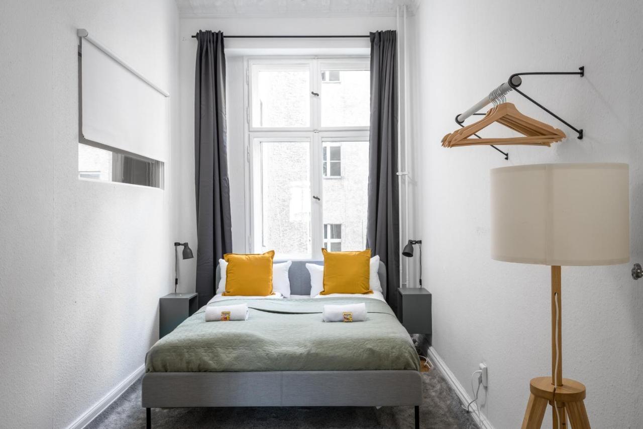 Lejlighed Riesiges Nahe Kudamm Sehr Schoner Altbau 123m2 Gross 12 Gaste *