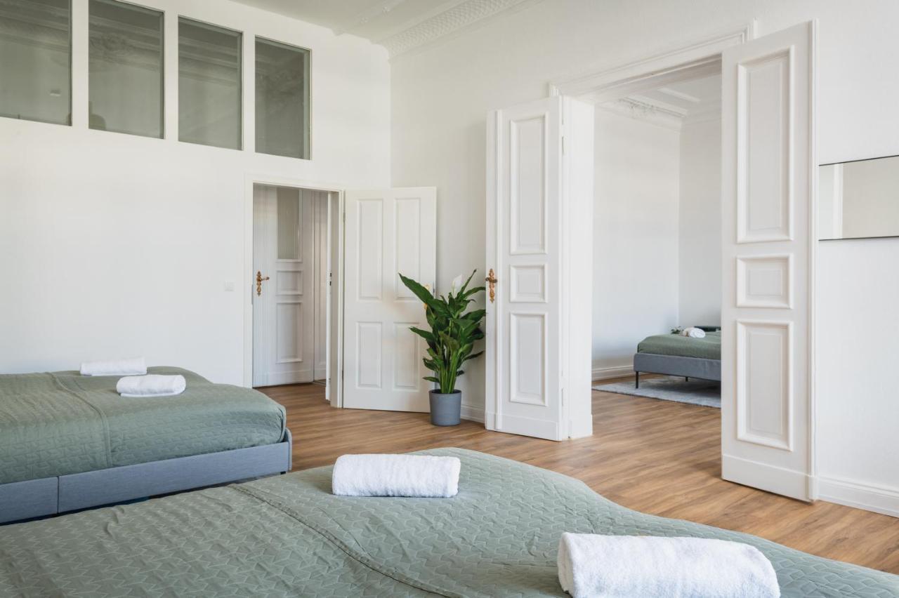 Riesiges Nahe Kudamm Sehr Schoner Altbau 123m2 Gross 12 Gaste * Berlin