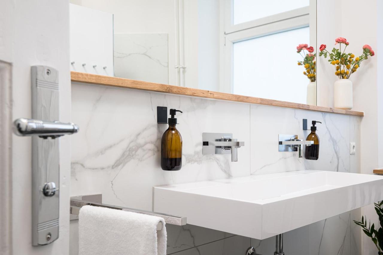 Riesiges Nahe Kudamm Sehr Schoner Altbau 123m2 Gross 12 Gaste Lejlighed