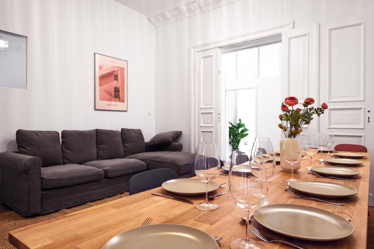 Riesiges Nahe Kudamm Sehr Schoner Altbau 123m2 Gross 12 Gaste Lejlighed