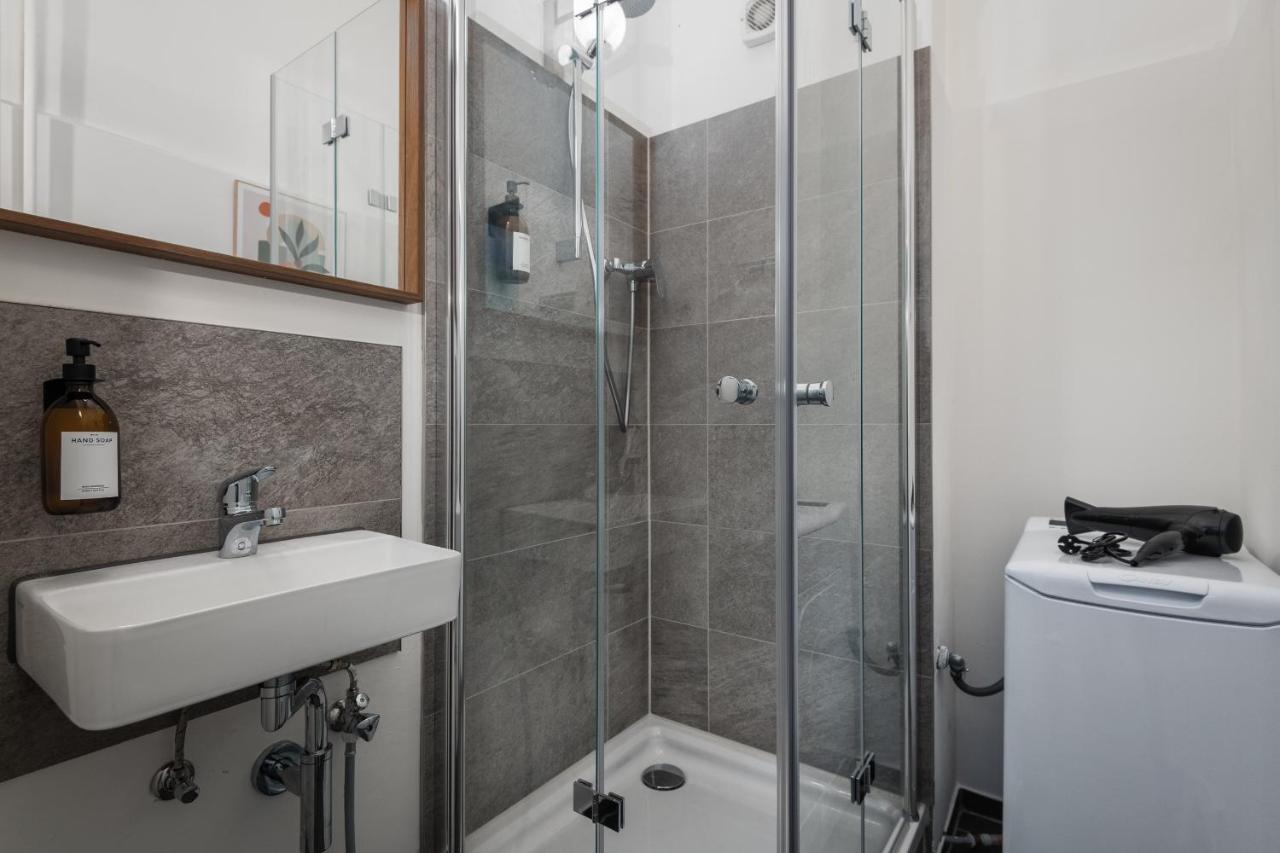 Lejlighed Super Zentral Super Schoener Altbau In Moabit Rostockerstrasse Im Herzen Von Fuer Bis Zu 6 Personen