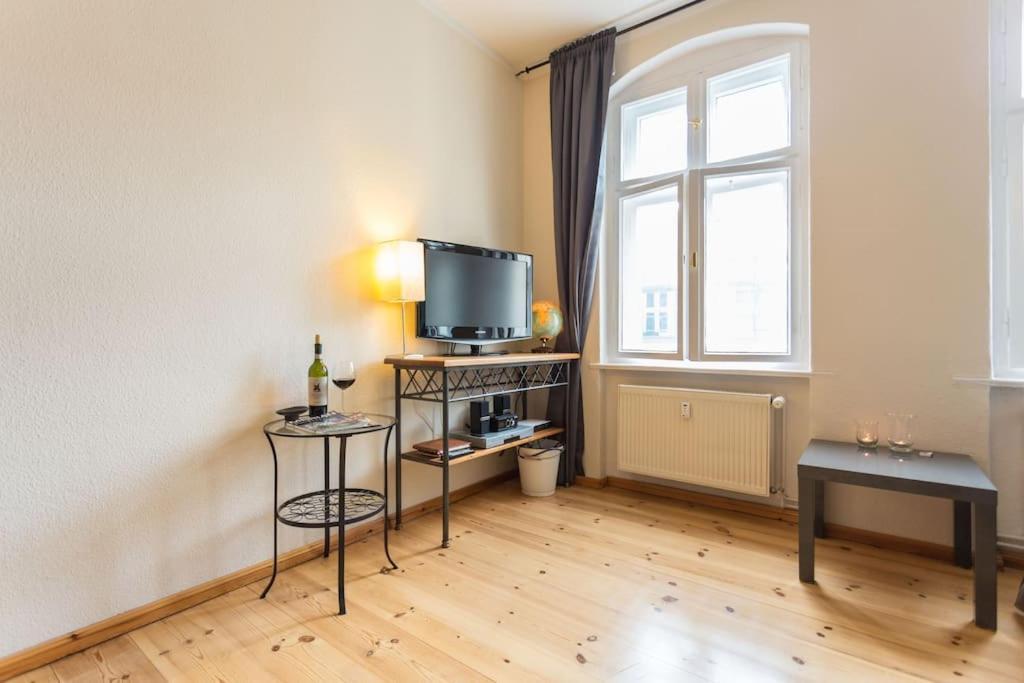 Apartment Zentrale Altbauwohnung Im Helmholtzkiez