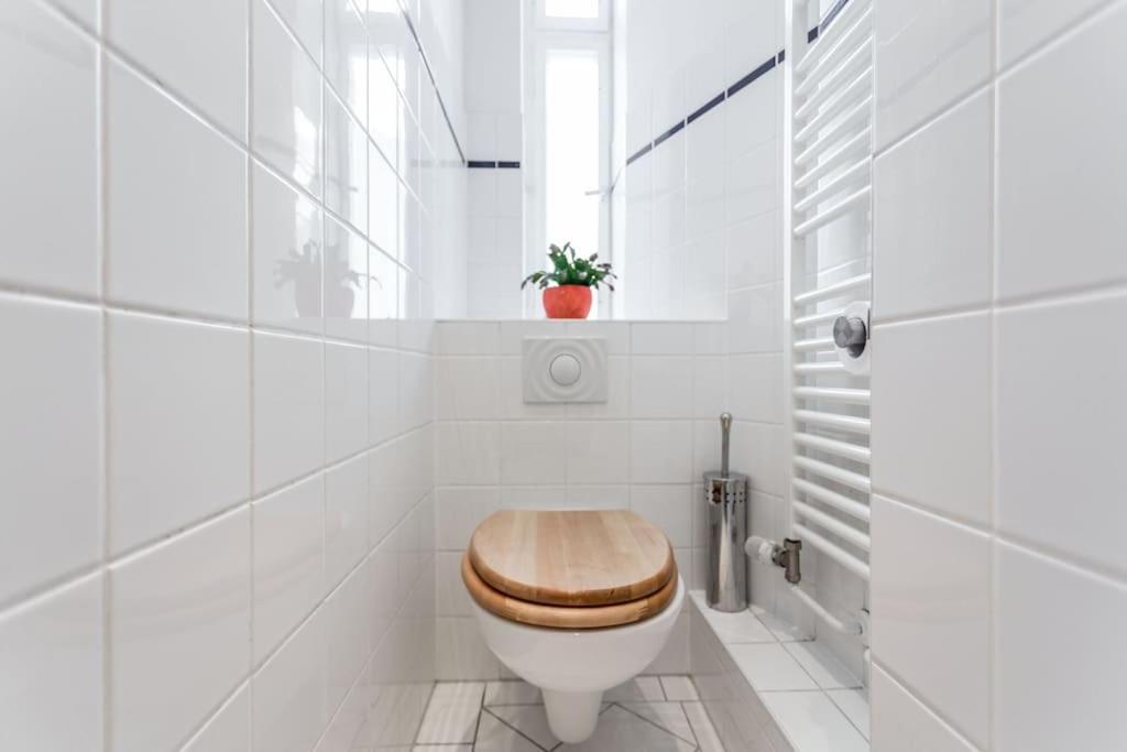 Zentrale Altbauwohnung Im Helmholtzkiez Apartment