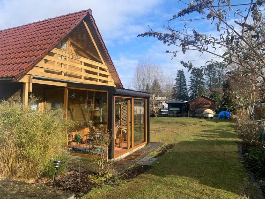 Holzhaus Mit Direktem Wasserzugang In Berlin-koepenick Berlin