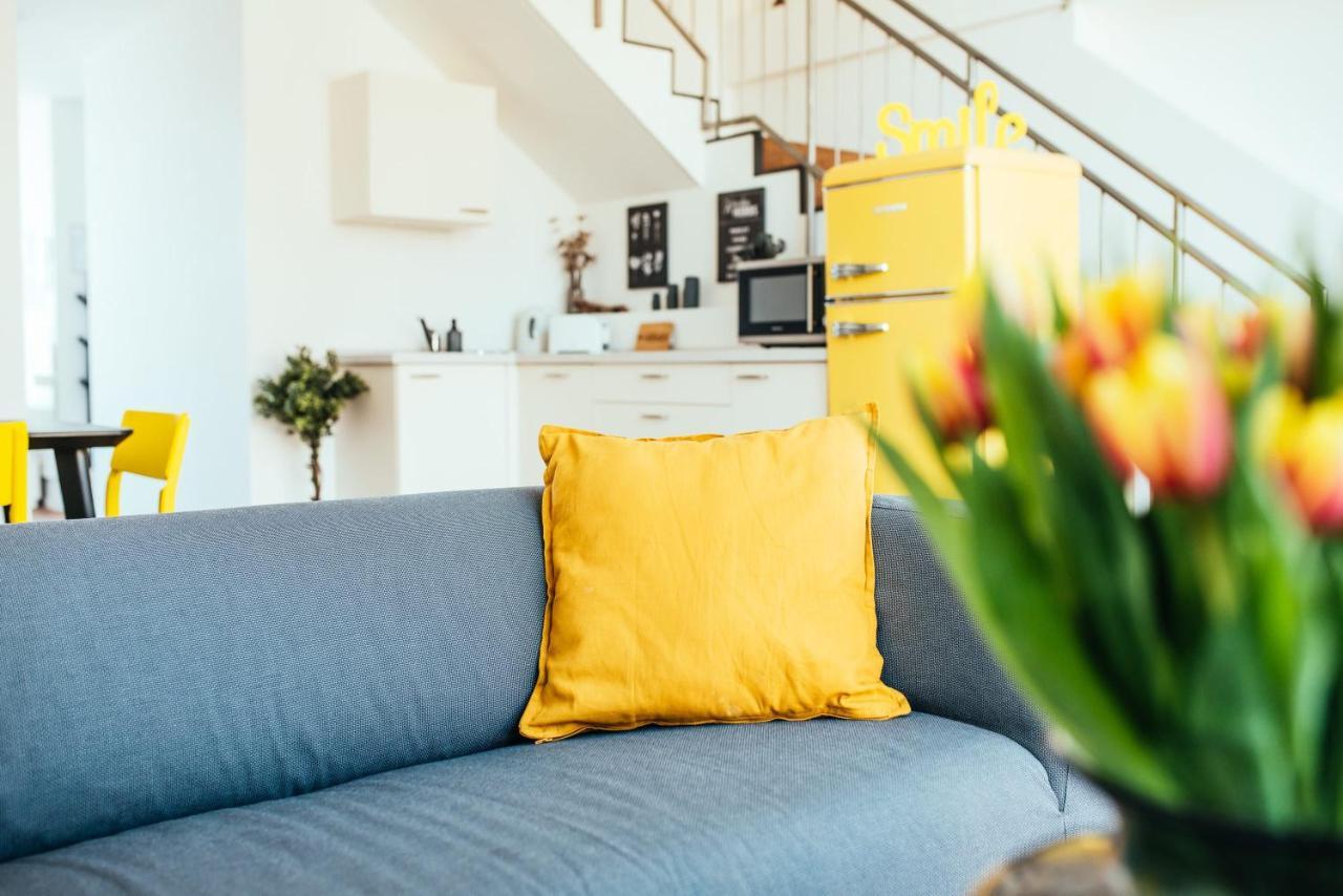 Fantastic Loft With Balcony Apartment *