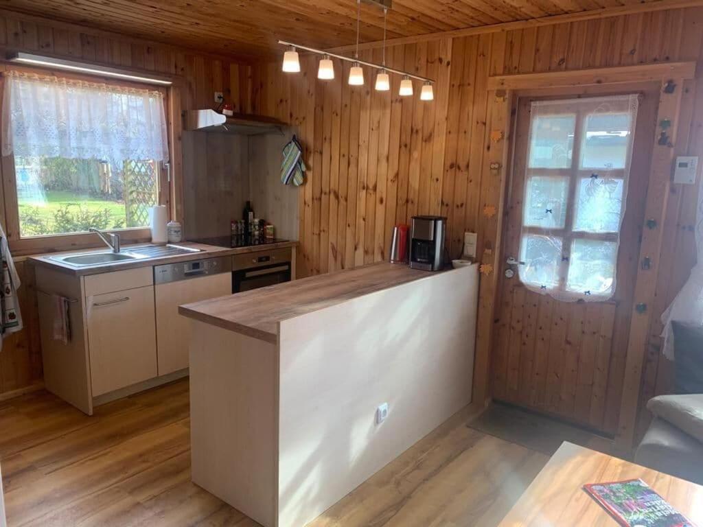 Holzhaus Mit Direktem Wasserzugang In Berlin-koepenick Berlin