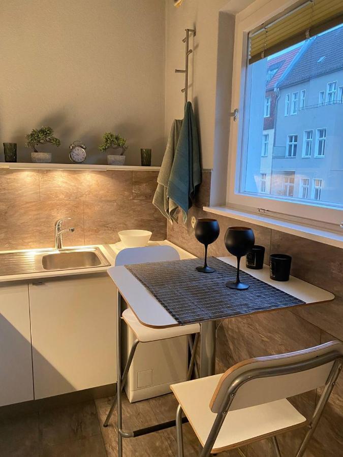 Cozy Modern With Small Balcony In The Heart Of Apartment
