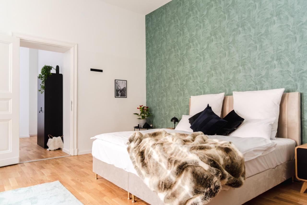 165m2 Downtown Family 5br, 3bath, Kids Room, 11min Alexanderplatz * Berlin