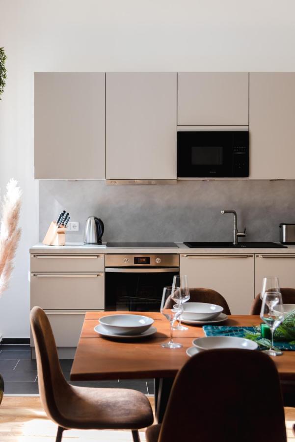 165m2 Downtown Family 5br, 3bath, Kids Room, 11min Alexanderplatz * Berlin