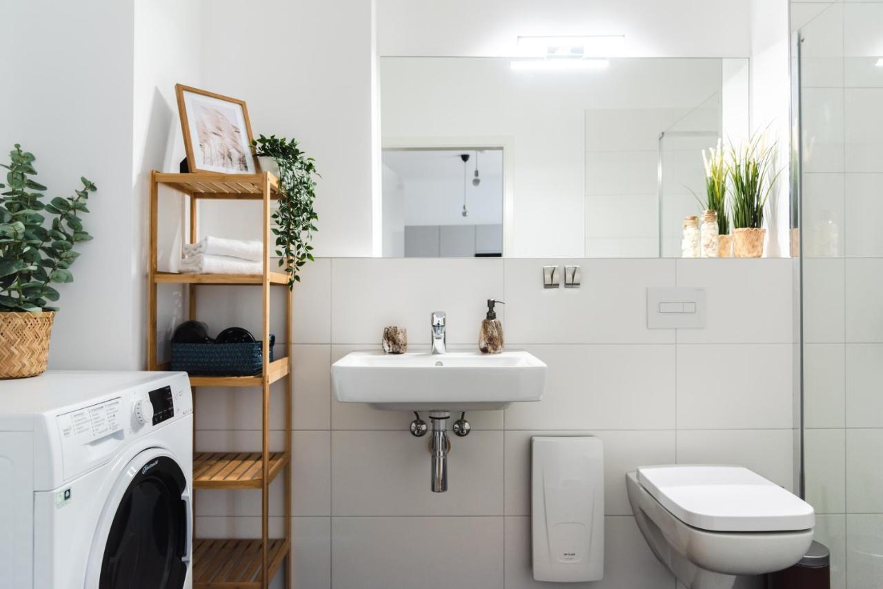 165m2 Downtown Family 5br, 3bath, Kids Room, 11min Alexanderplatz * Berlin