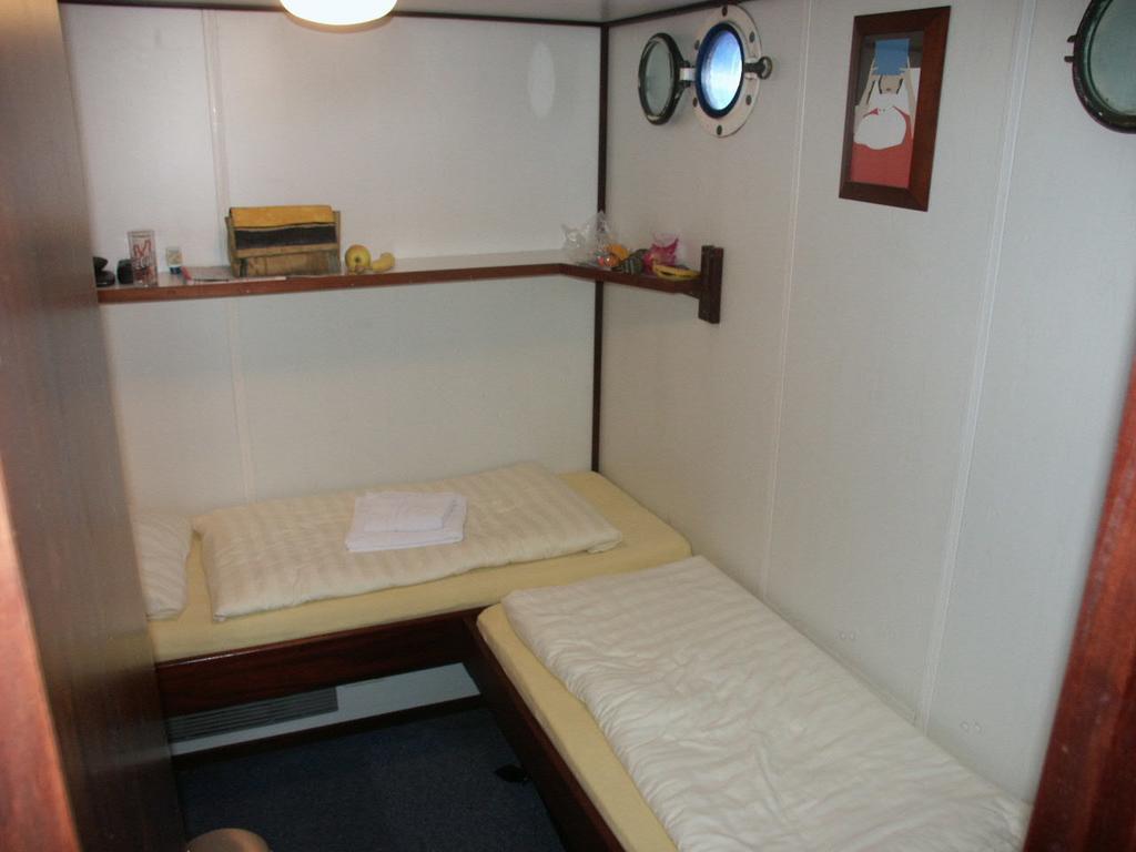 Gretha Van Holland Hotelschiff Mitte *