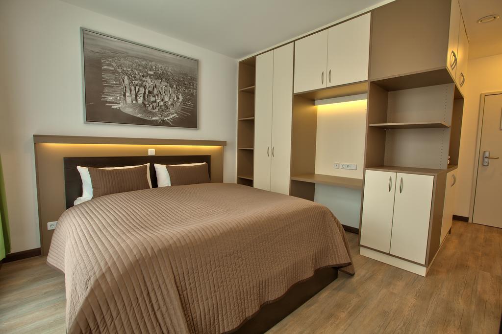 6rooms 2*