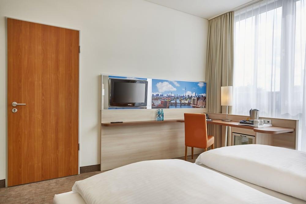 H+ Mitte Hotel 4*