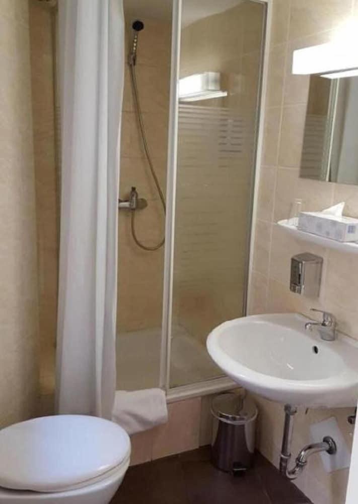 Am Kurfuerstendamm Hotel 3*