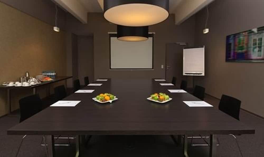 Aspria Ku'damm Sport & Spa Hotel 4*