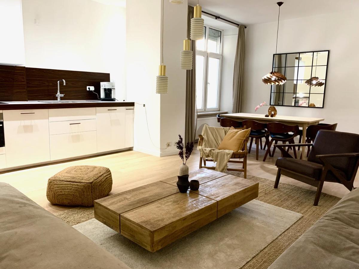 Cosy, Spacious, And Apartment Berlin