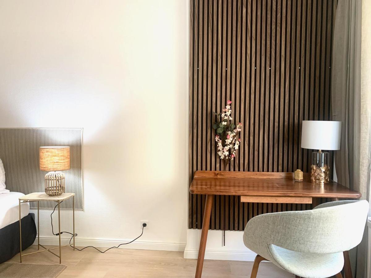 Cosy, Spacious, And Apartment *