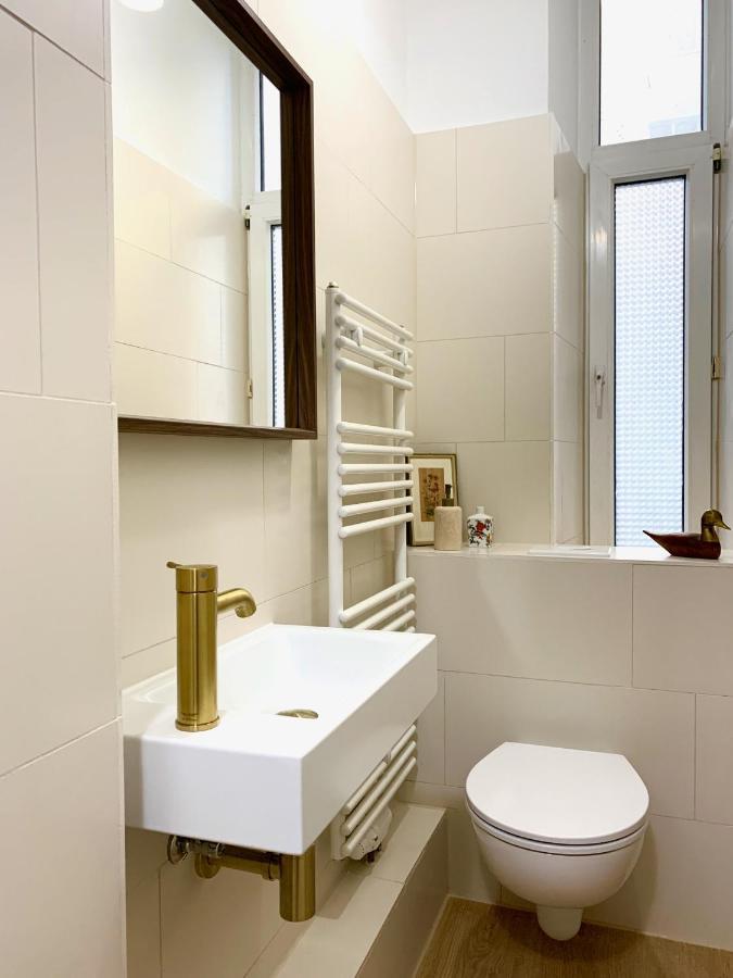 Cosy, Spacious, And Apartment *
