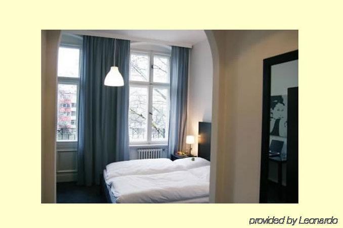 Metropolitan Hotel 3*