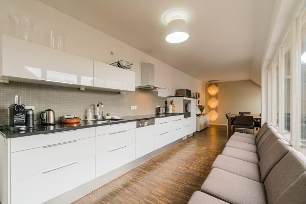 Ruhige Dachwohnung Mit Terrasse Mitte - Spacious Modern Rooftop Loft In Mitte Lejlighed *