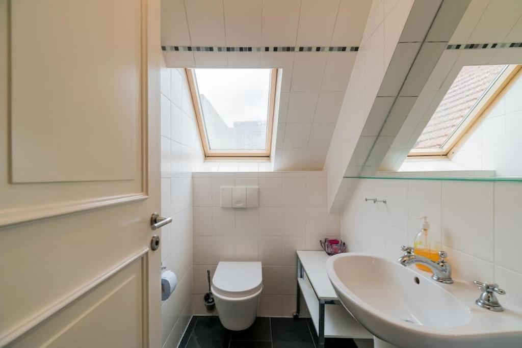 Lejlighed Ruhige Dachwohnung Mit Terrasse Mitte - Spacious Modern Rooftop Loft In Mitte *