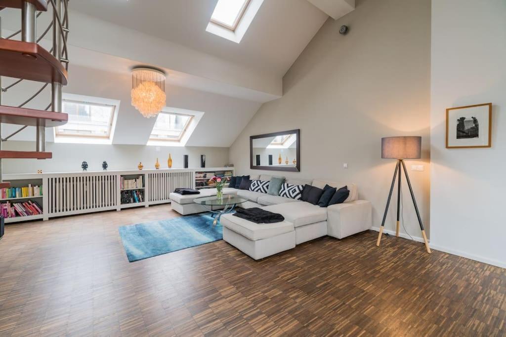 Lejlighed Ruhige Dachwohnung Mit Terrasse Mitte - Spacious Modern Rooftop Loft In Mitte