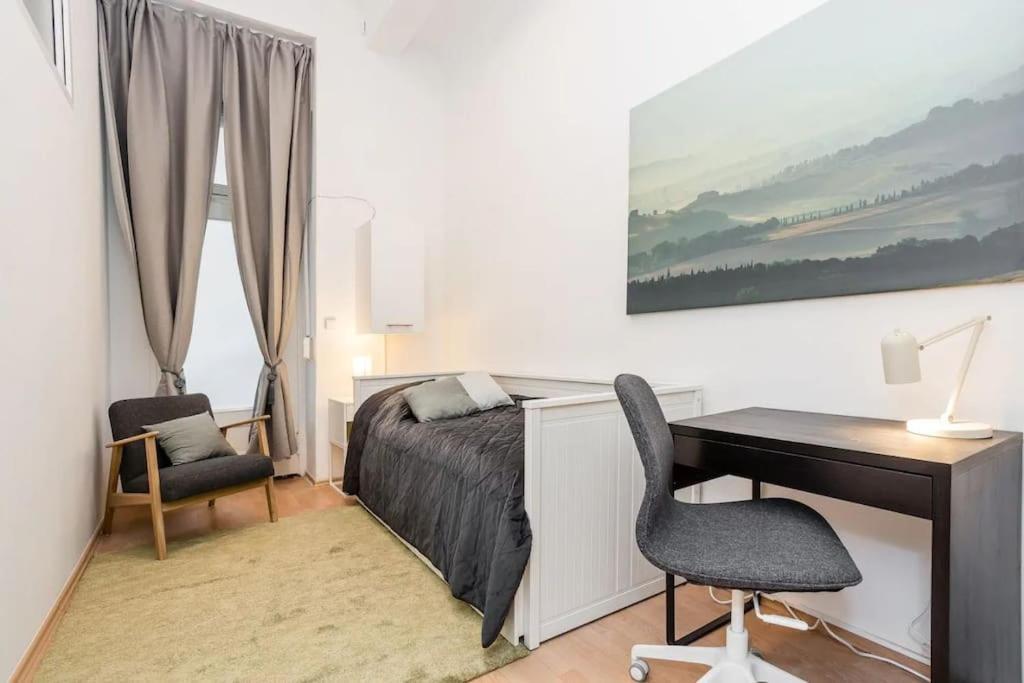 Newly Furnished For Up To 6 People