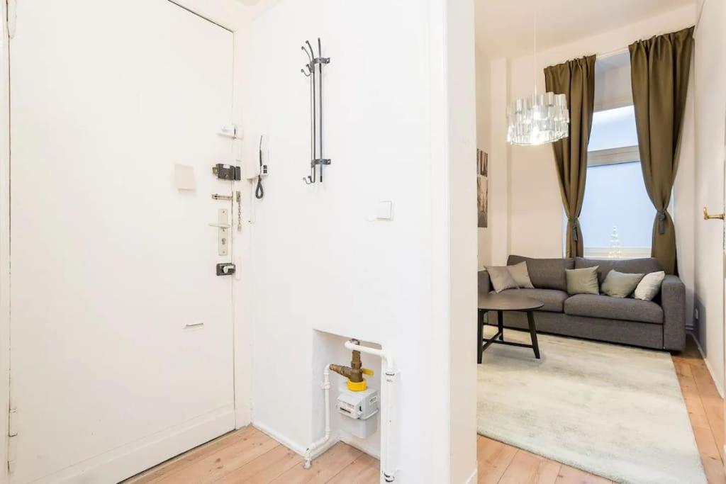 Newly Furnished For Up To 6 People Apartment Berlin