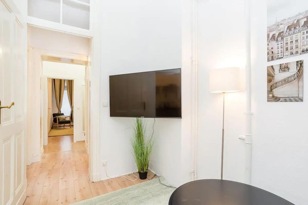 Newly Furnished For Up To 6 People