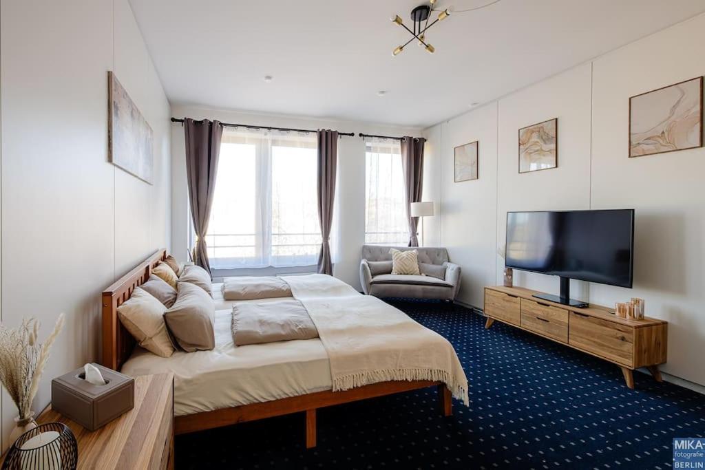 150 M² Unterkunft Mit Billard, Kicker & Parkplatz Apartment Berlin