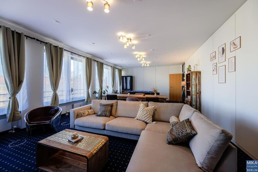 Apartment 150 M² Unterkunft Mit Billard, Kicker & Parkplatz
