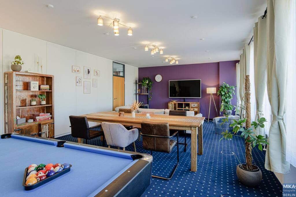 Apartment 150 M² Unterkunft Mit Billard, Kicker & Parkplatz *