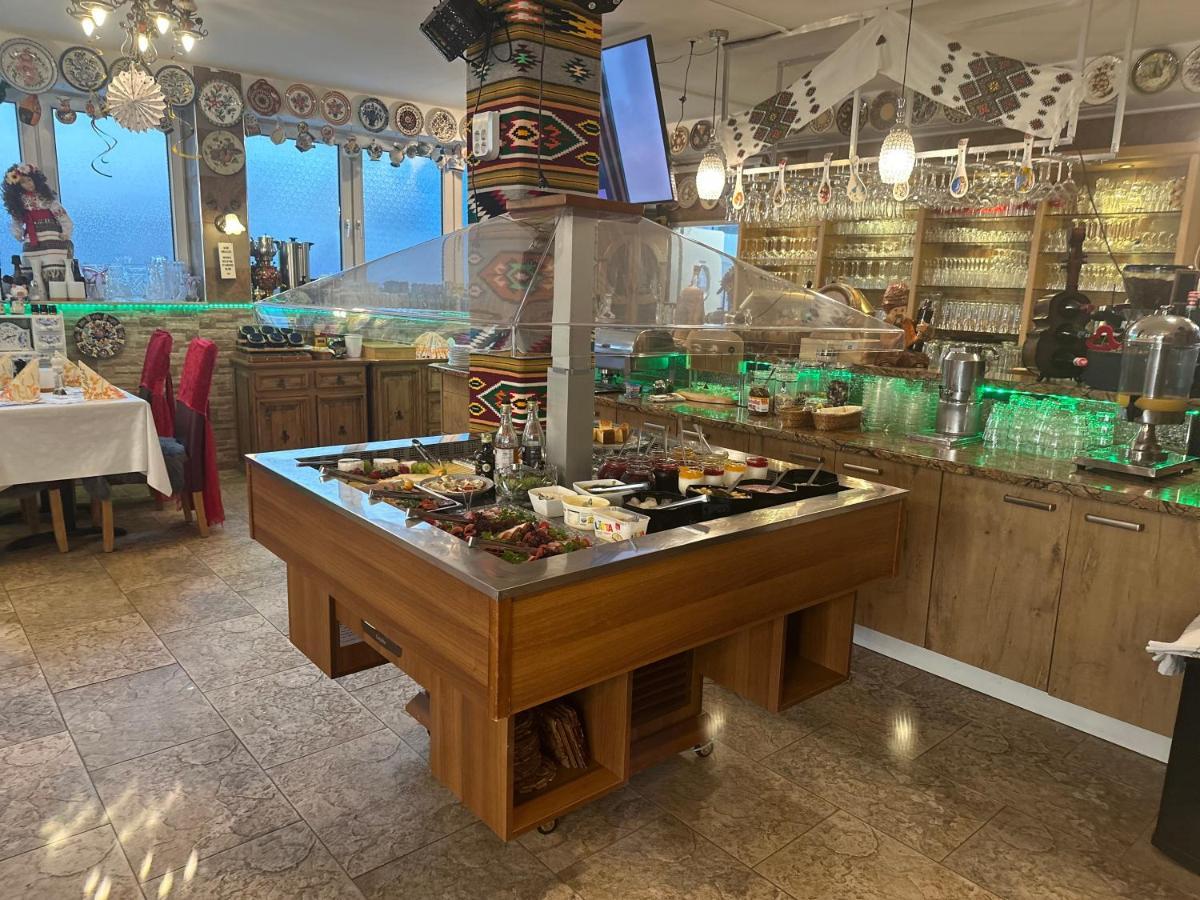 Guzulka & Restaurant