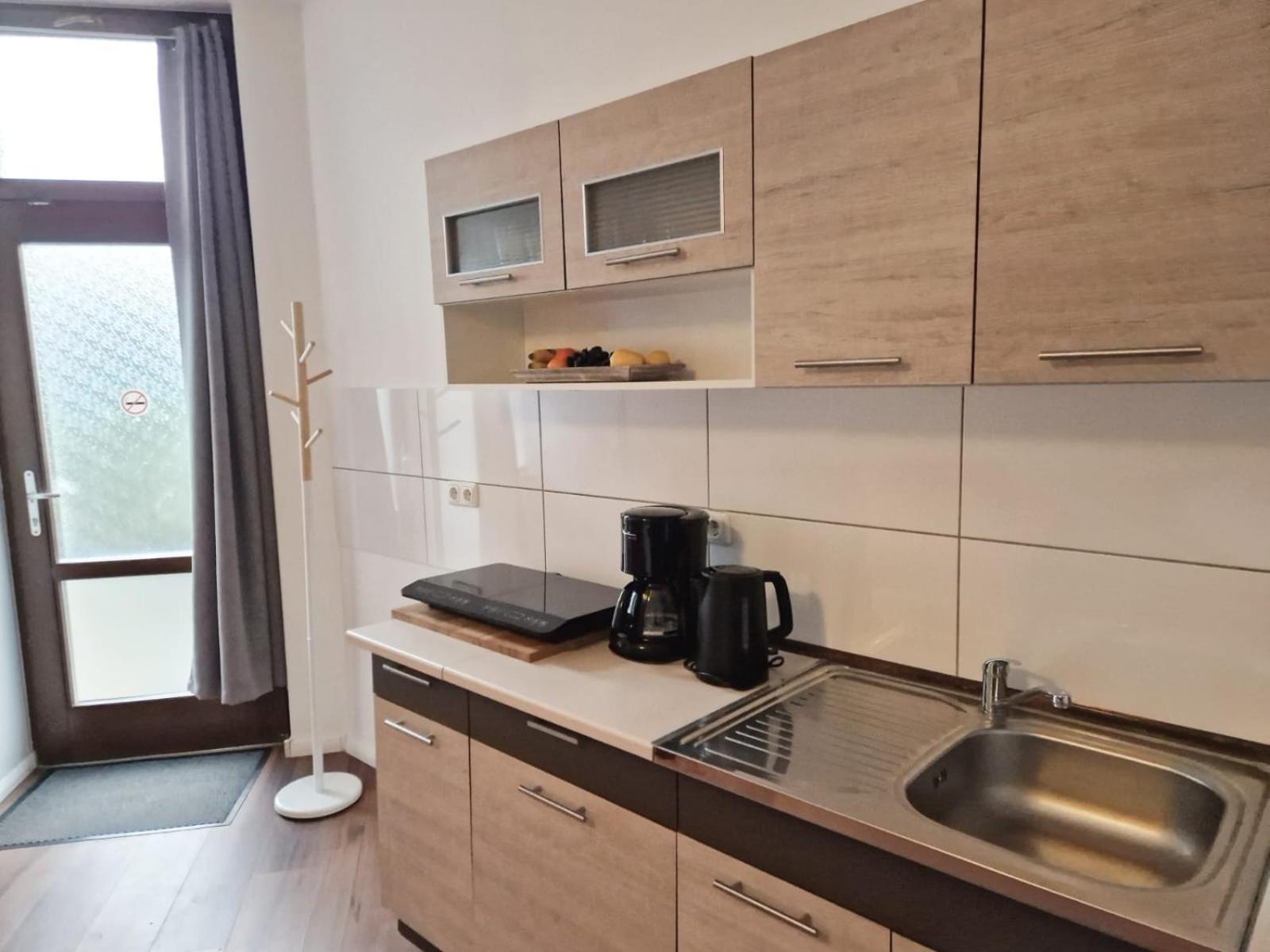 City Studio For 4, Near Sonnenallee Lejlighed