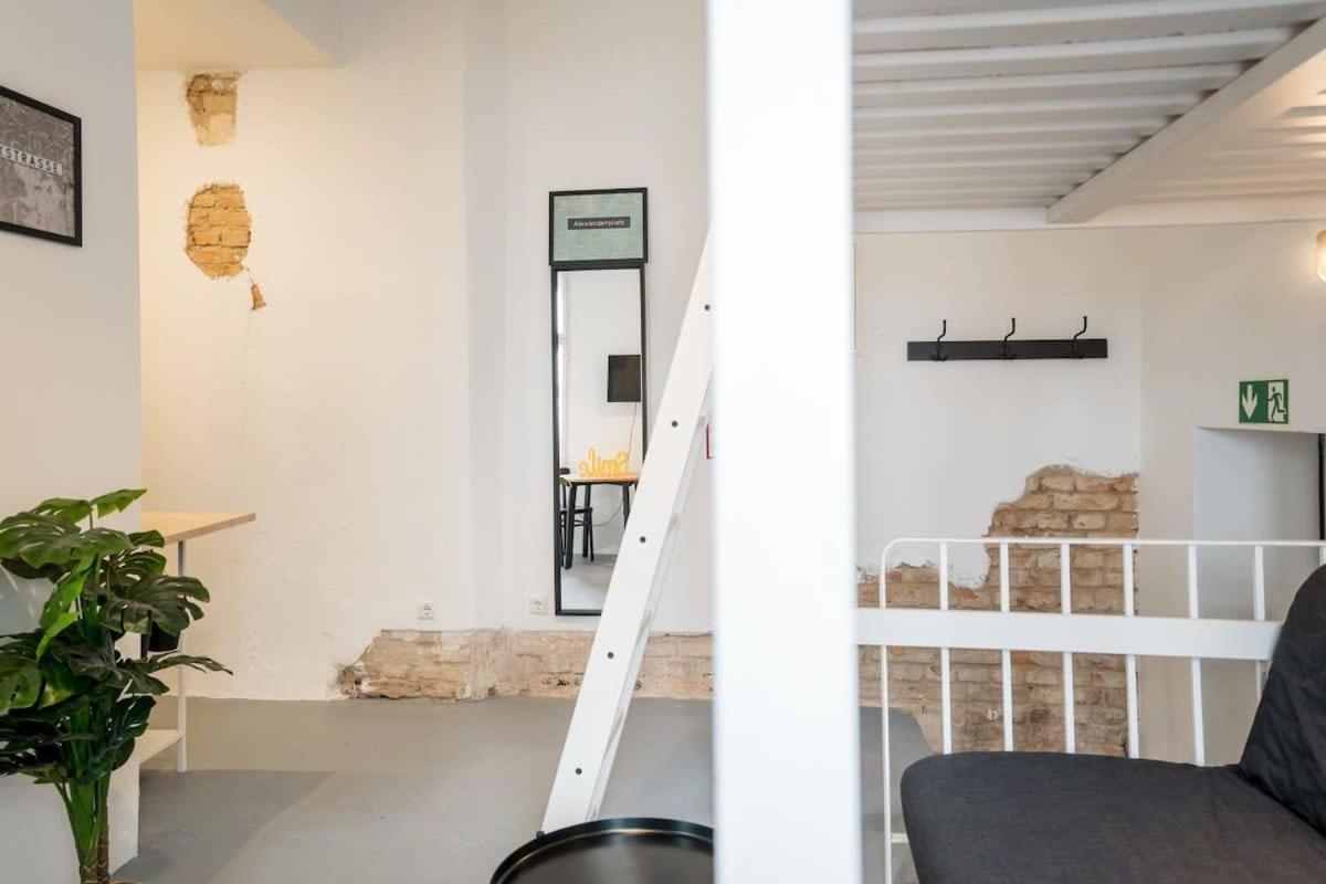 Shabby Chic Self Checkin Free Street Parking Apartment Berlin