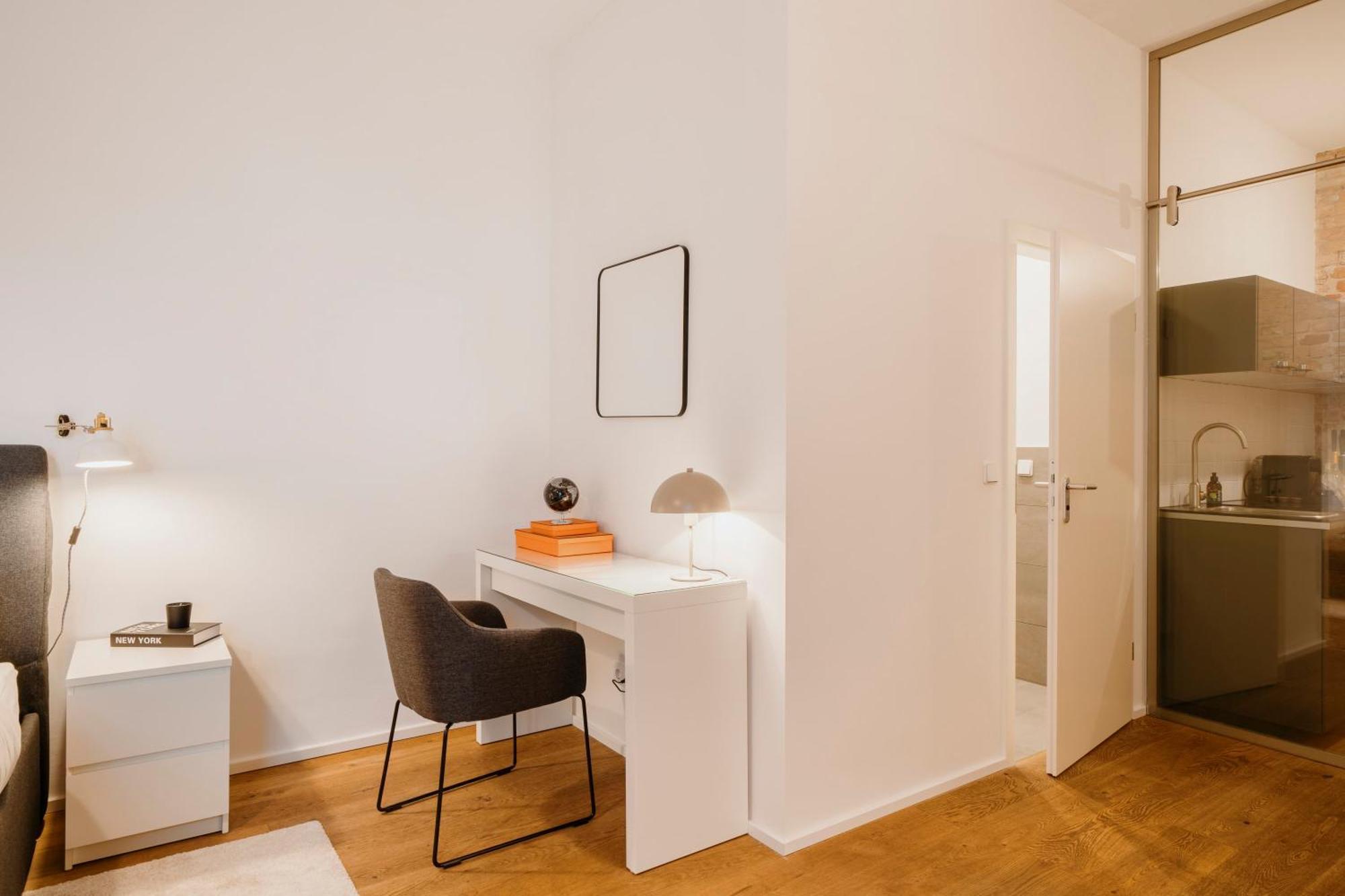 Homely - Super Modern, Center, Rosenthalerplatz Apartment *
