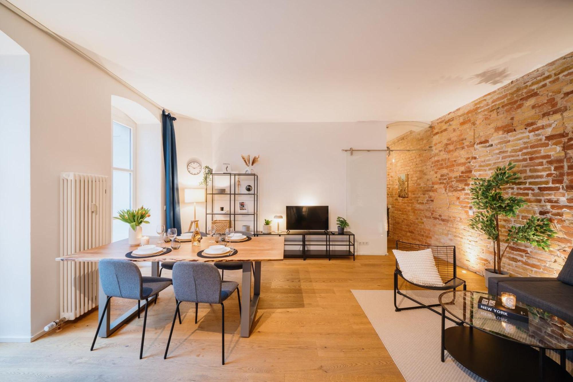 Homely - Super Modern, Center, Rosenthalerplatz * Berlin