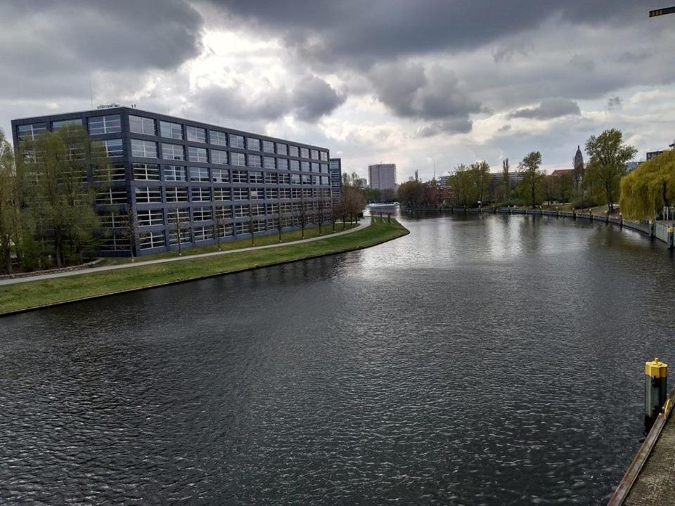 200qm Loft For Friends And Family - On The Spree! Apartment *