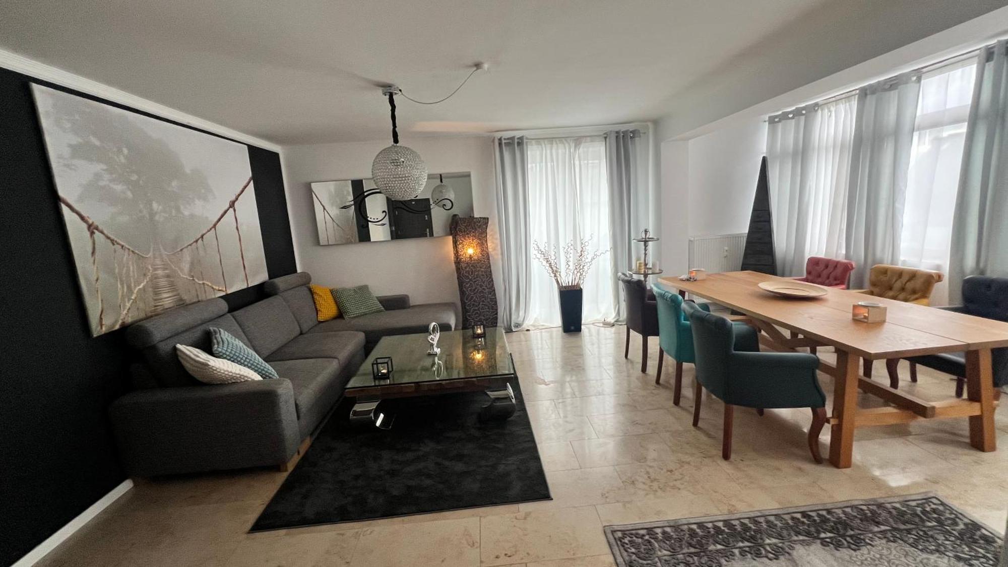 Apartment Ein Charmanter Zweifamilienhaus *