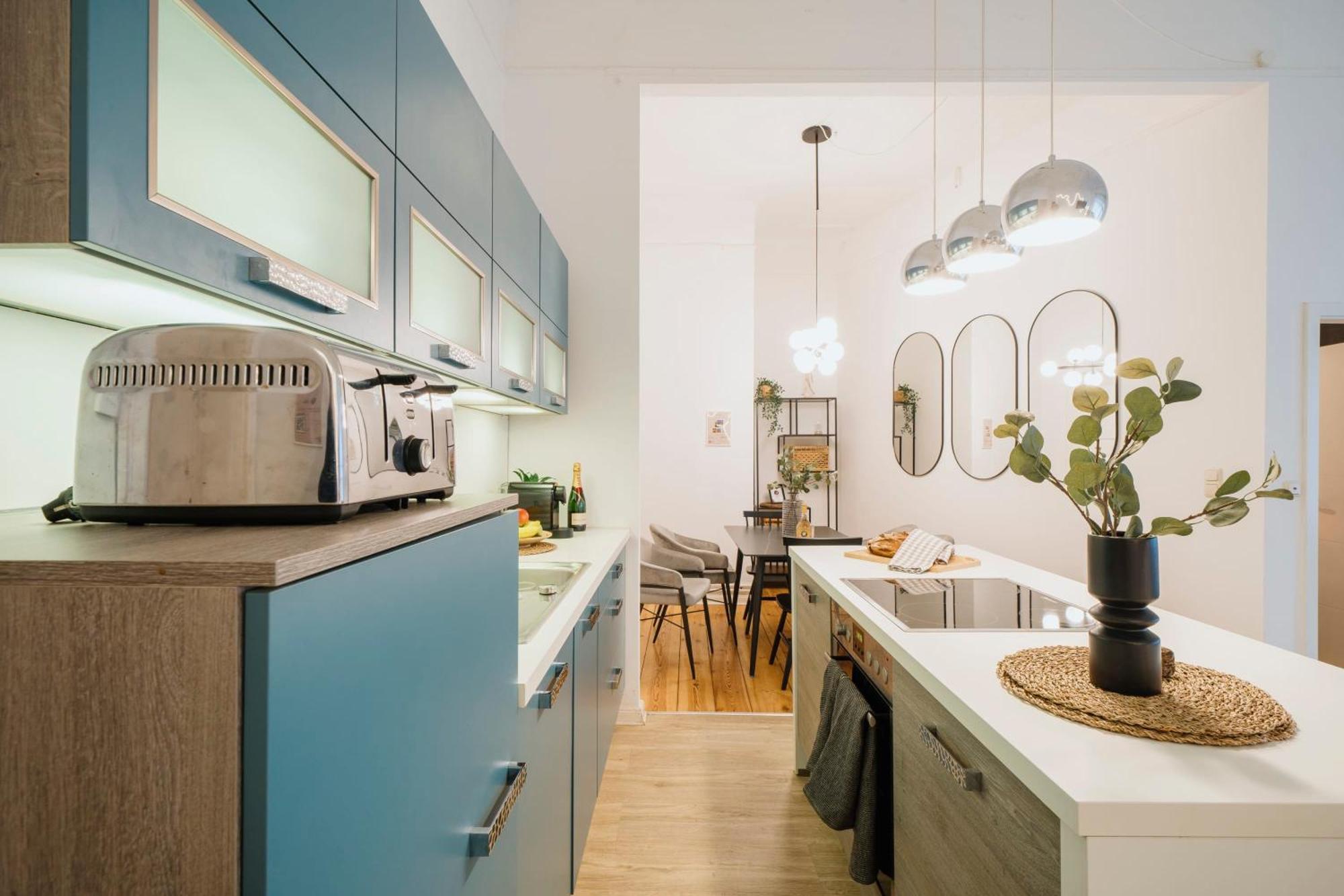 Homely - Luxurious, Spacious, Near Victory Column, River Apartment Berlin