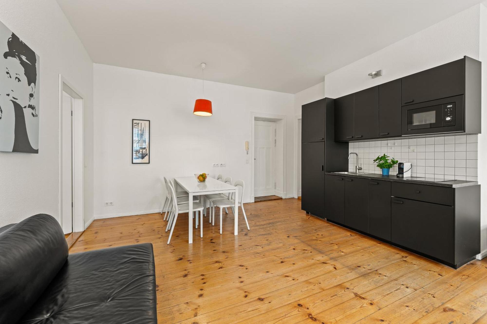 Mooeve Friedrichs Mid * Berlin