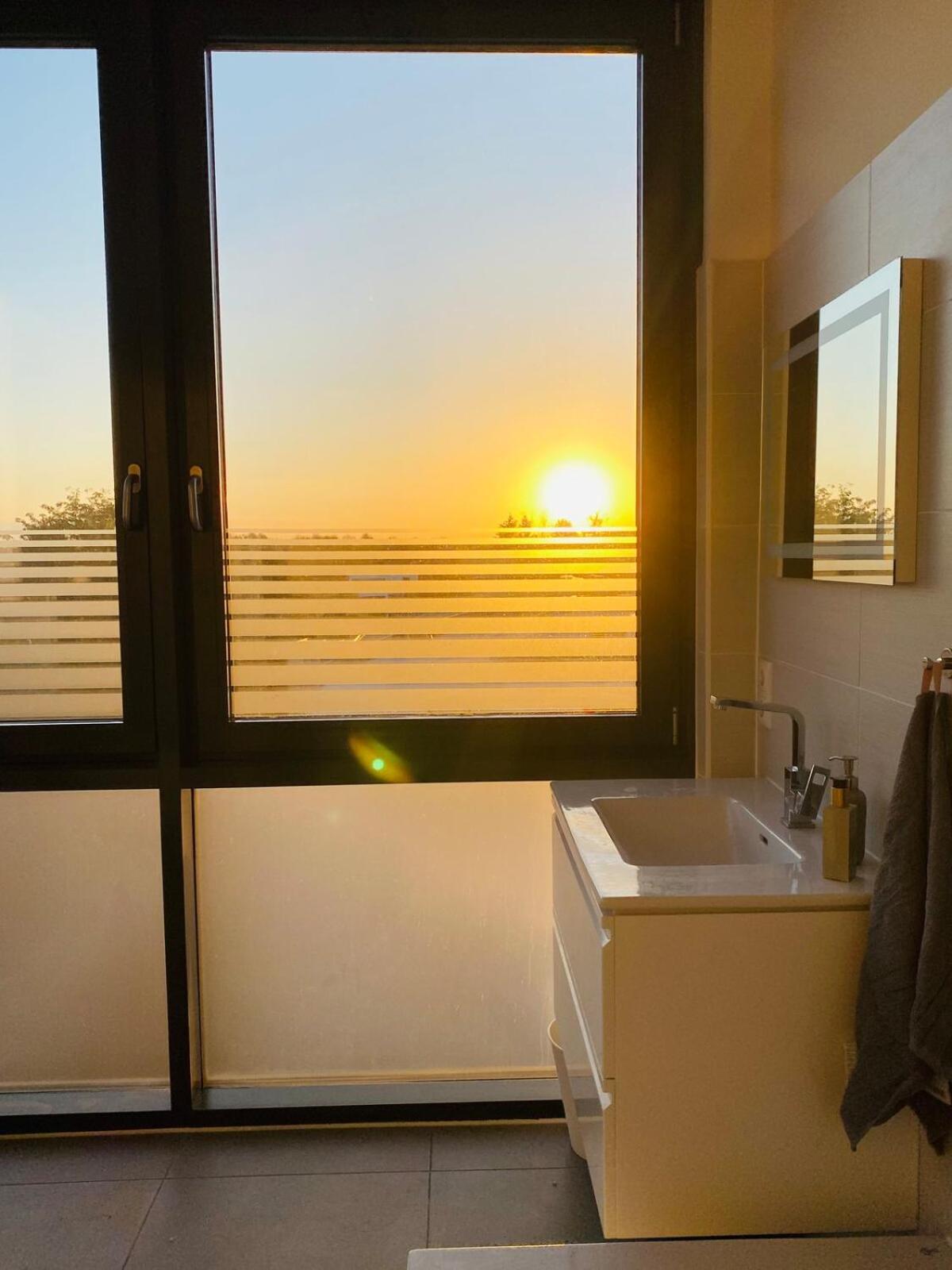 Hotel Luxury Penthouse Jacuzzi, Pool Table, Bbq & Desks *