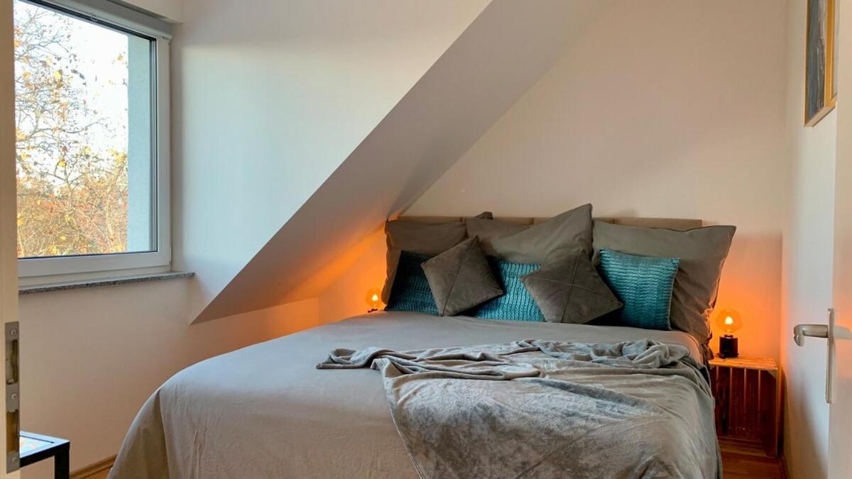 Luxury Penthouse Jacuzzi, Pool Table, Bbq & Desks *