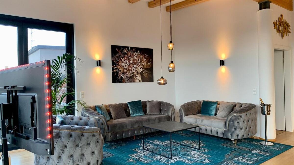 Hotel Luxury Penthouse Jacuzzi, Pool Table, Bbq & Desks