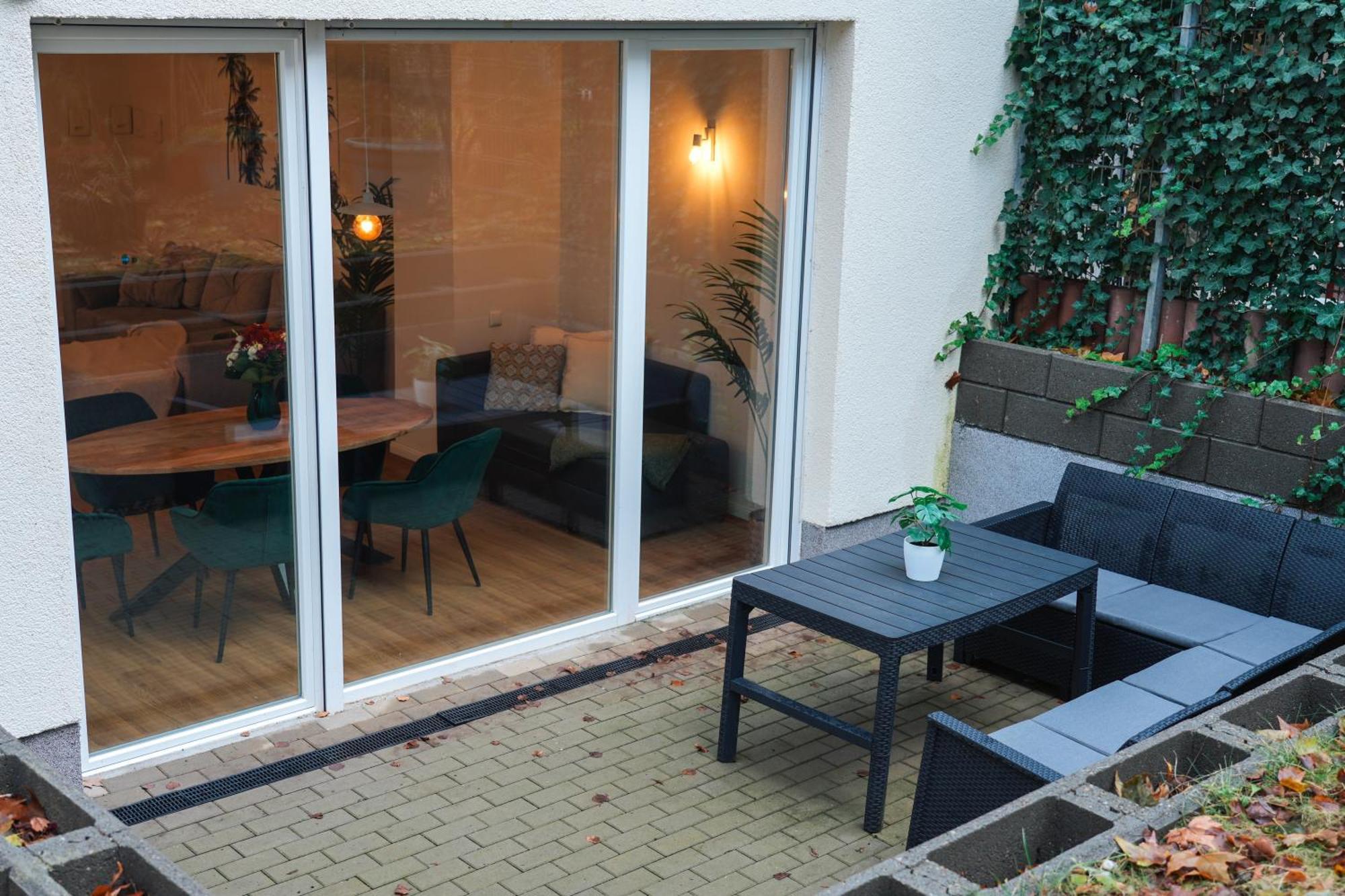 Global Living - Design I I Beamer I Kitchen I Terrace I Lejlighed *