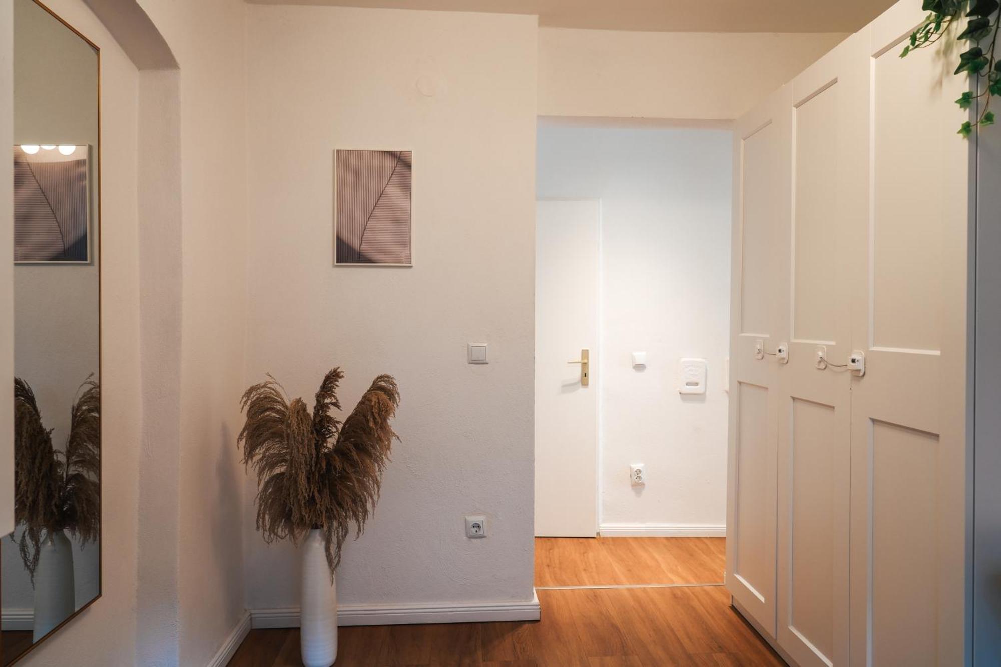 Global Living - Design I I Beamer I Kitchen I Terrace I Lejlighed Berlin