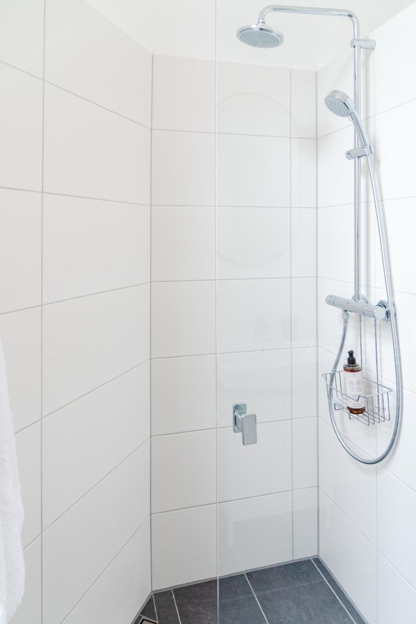Exklusive Luxus-unterkunft In Mitte: 2 Apartments, 130m², Designer-moebel, Co2 Neutrale Reinigung