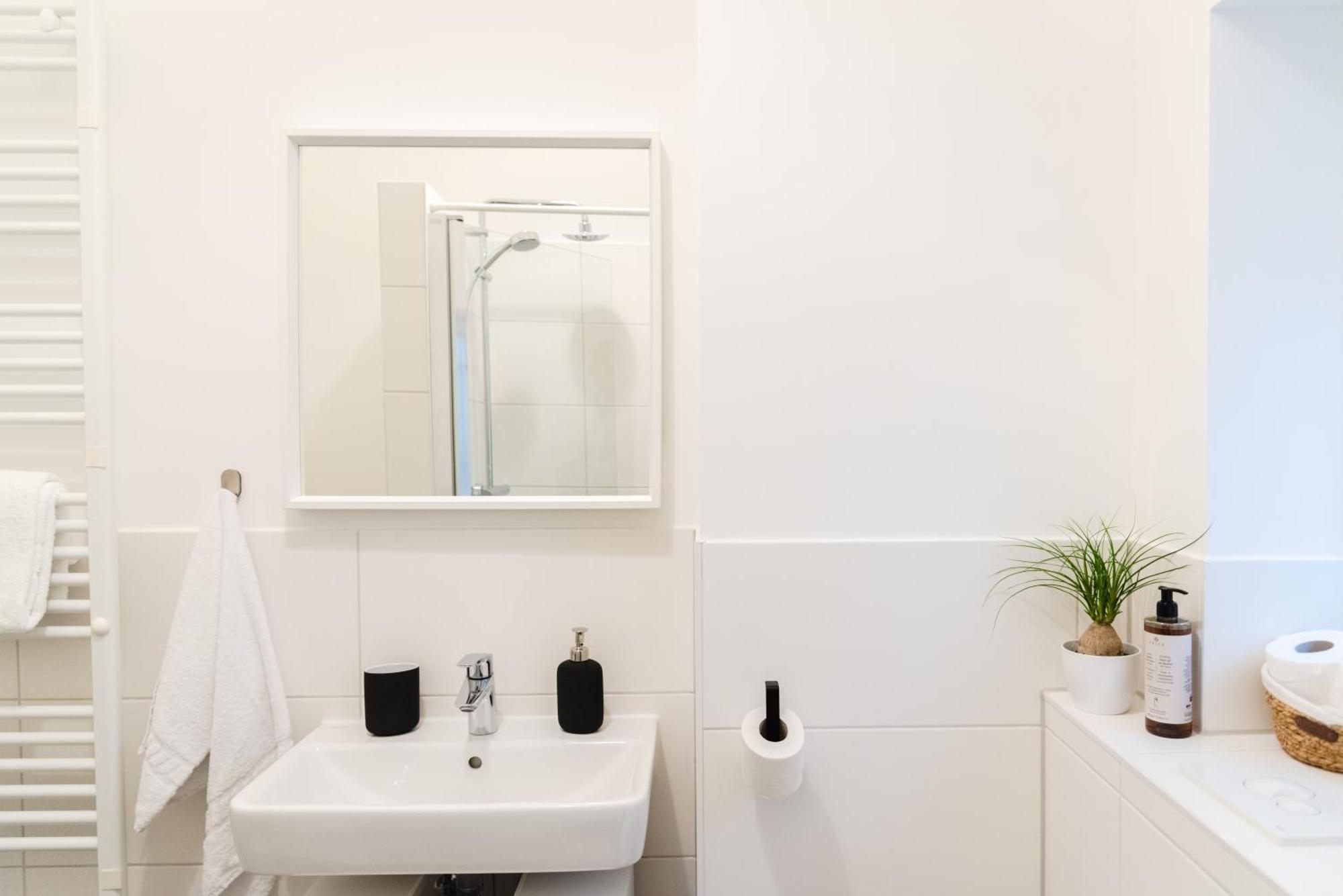 Exklusive Luxus-unterkunft In Mitte: 2 Apartments, 130m², Designer-moebel, Co2 Neutrale Reinigung