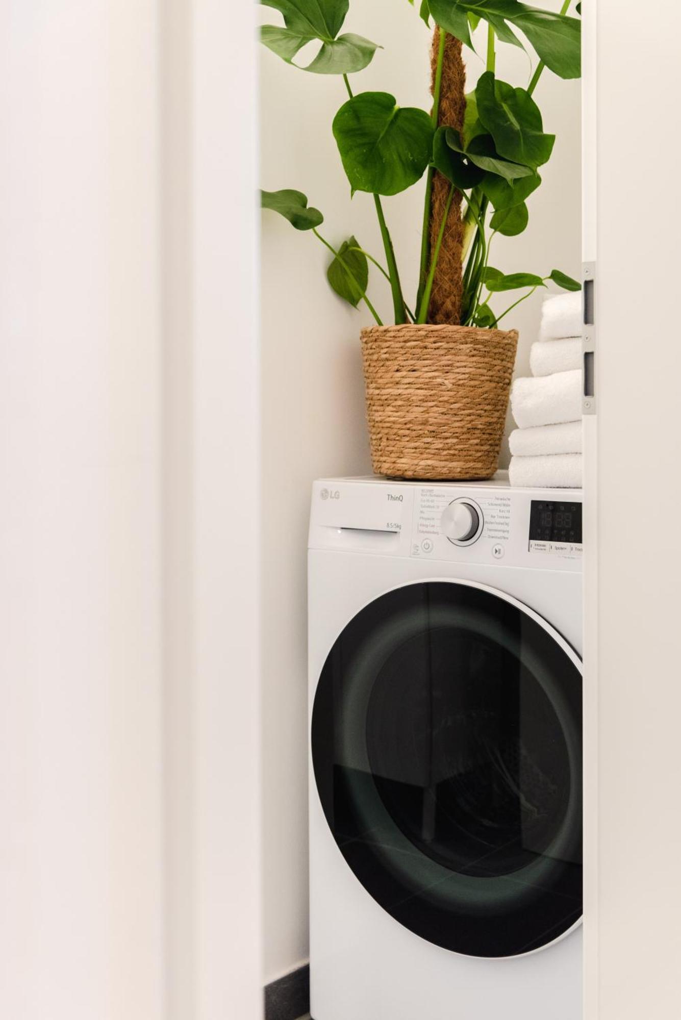 Exklusive Luxus-unterkunft In Mitte: 2 Apartments, 130m², Designer-moebel, Co2 Neutrale Reinigung Apartment